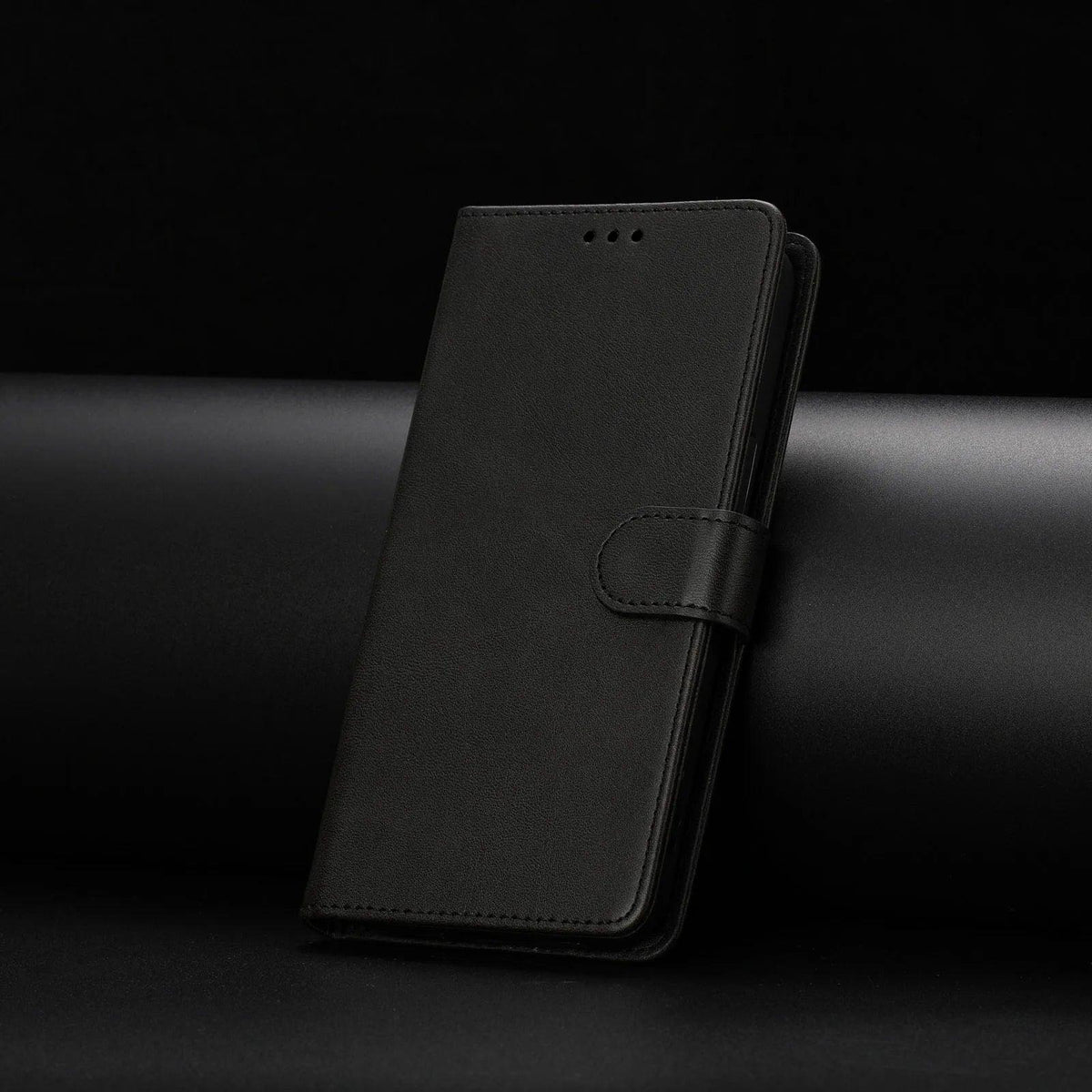 Black flip leather wallet case for Galaxy A51 and A71, closed with magnetic strap